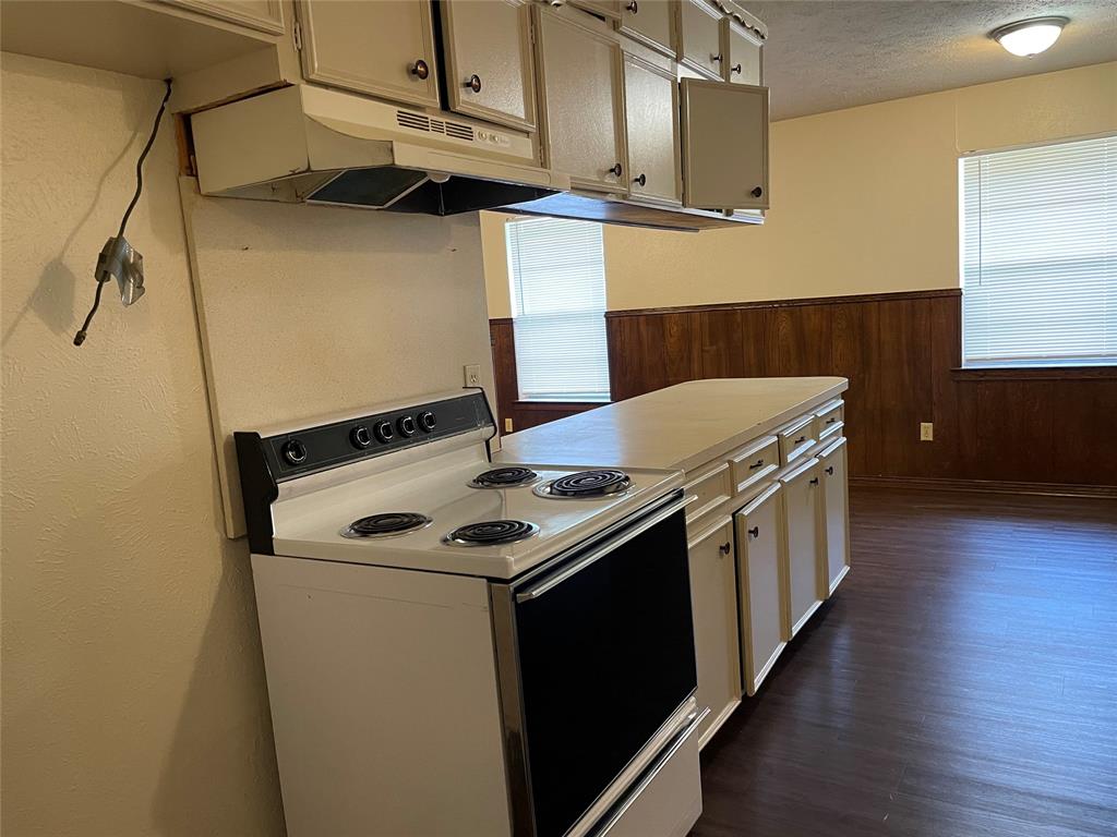 123 EVELYN Street - Photo 6