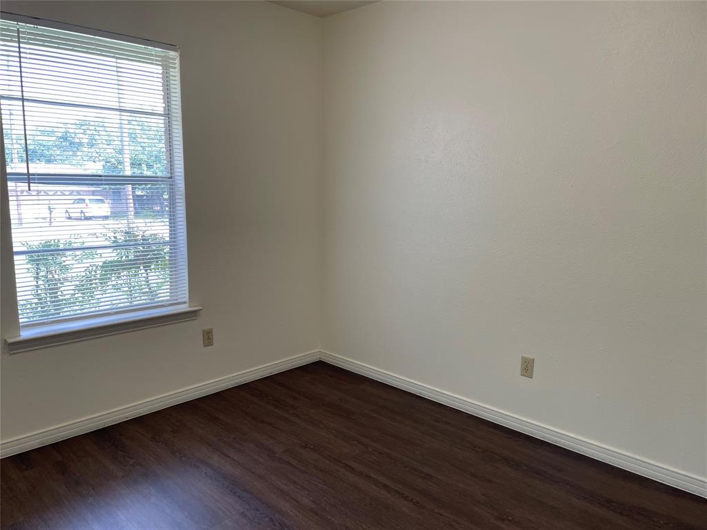 123 EVELYN Street - Photo 8
