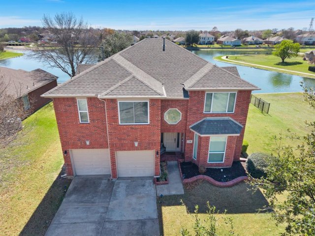 2700 Crater Lake Lane