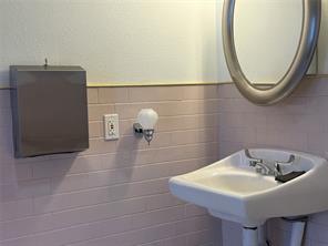 5208 Village Creek Drive - Photo 15