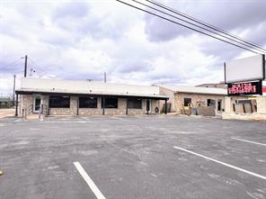 2300 N US Highway 281 - Photo 3