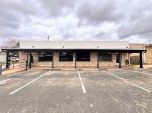 2300 N US Highway 281 - Photo 5