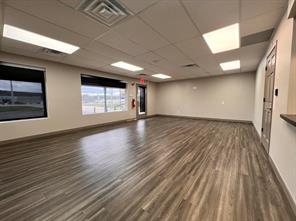 2300 N US Highway 281 - Photo 6