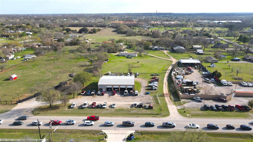 4690 E Fm 1187 - Photo 2