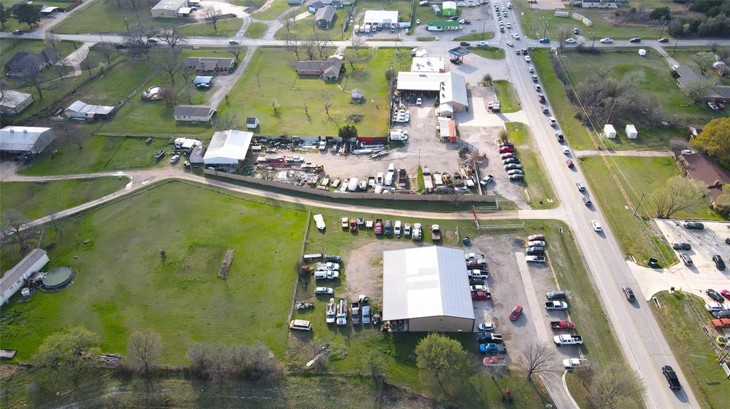 4690 E Fm 1187 - Photo 6