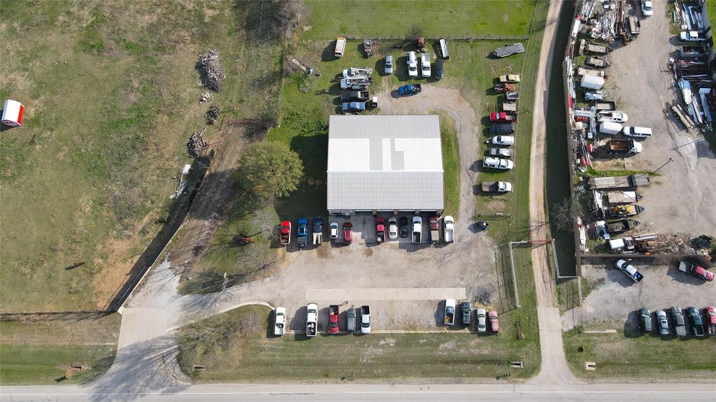 4690 E Fm 1187 - Photo 7