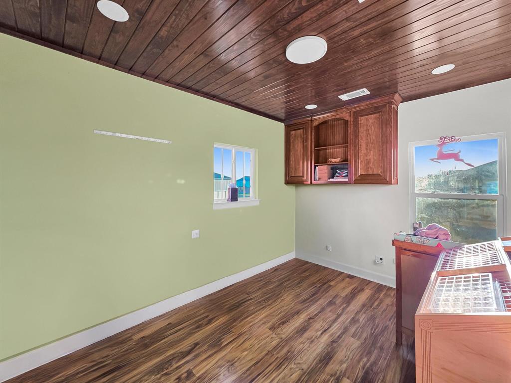 970 Surfside Dr - Photo 16