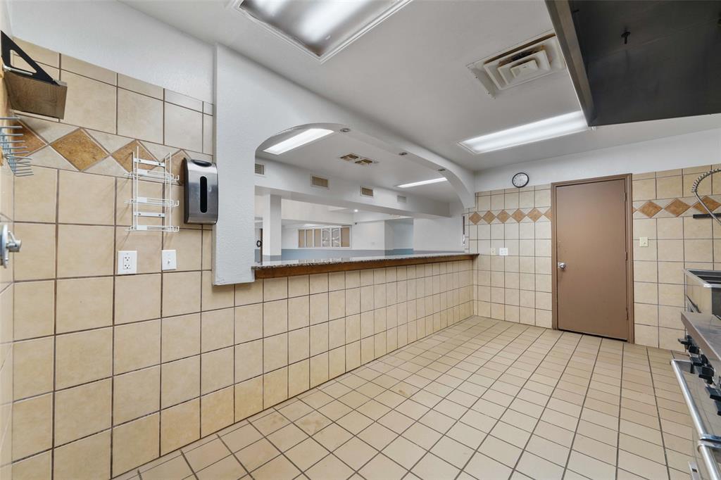 501 NE 31st Street - Photo 17