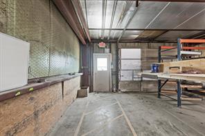 2305 N Main Street - Photo 29