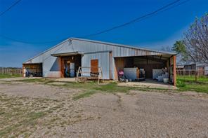 3511 S Interstate 35 - Photo 14