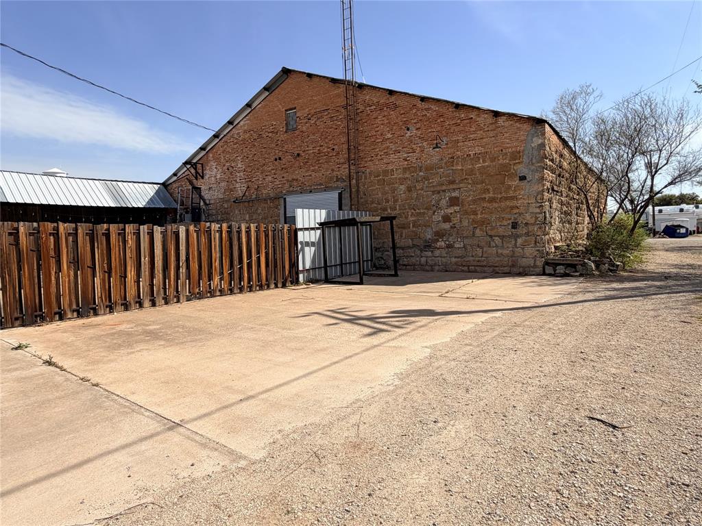 107 N Oak Street - Photo 37