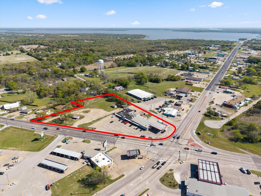 101 N Seven Points Boulevard - Photo 1
