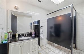 2908 E 11th Street - Photo 16