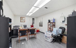 2908 E 11th Street - Photo 17