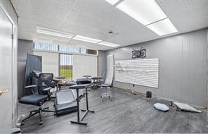 2908 E 11th Street - Photo 24