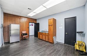 2908 E 11th Street - Photo 27