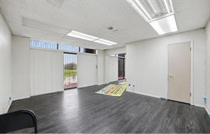 2908 E 11th Street - Photo 29