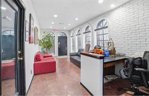 2908 E 11th Street - Photo 9