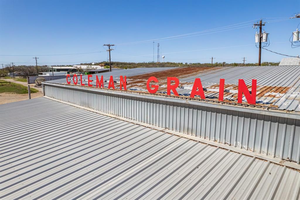 716 Brush Street - Photo 3