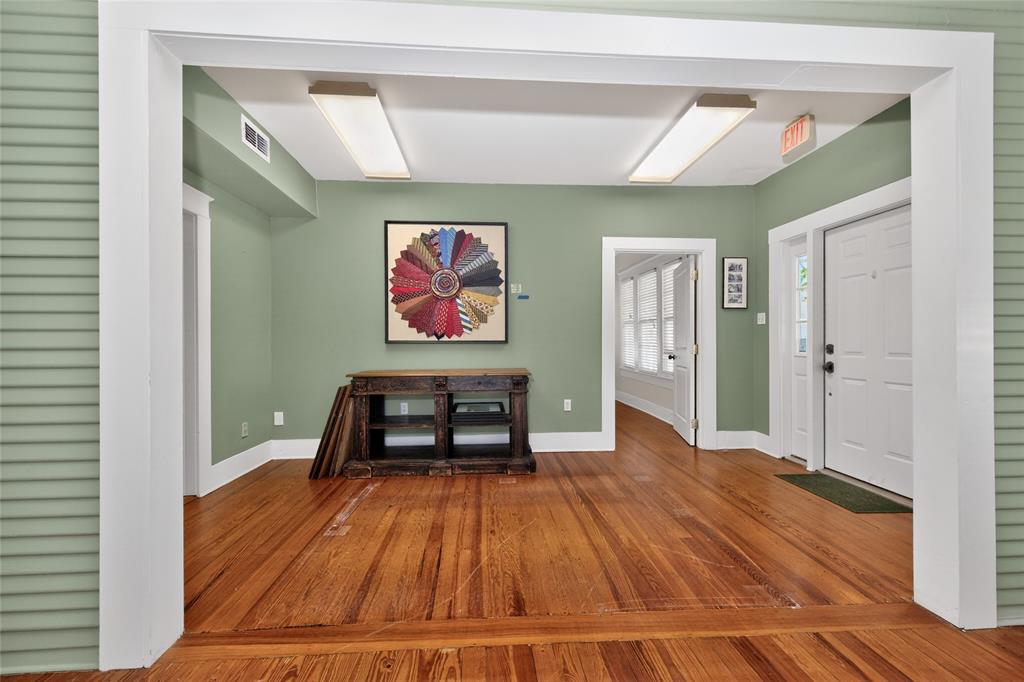 214 E College Street - Photo 11