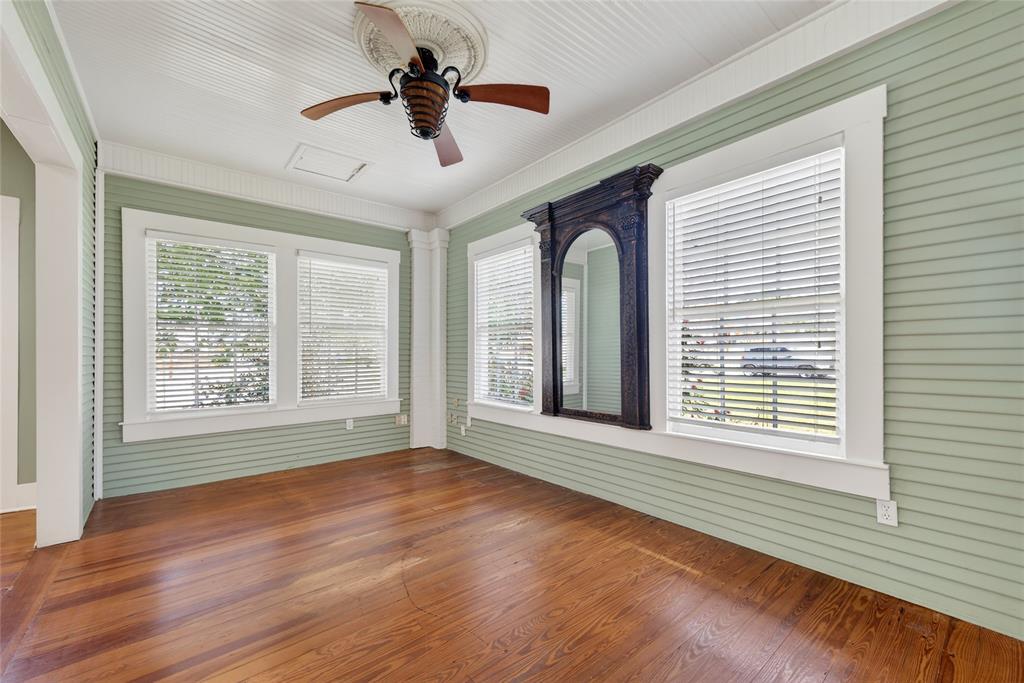 214 E College Street - Photo 12
