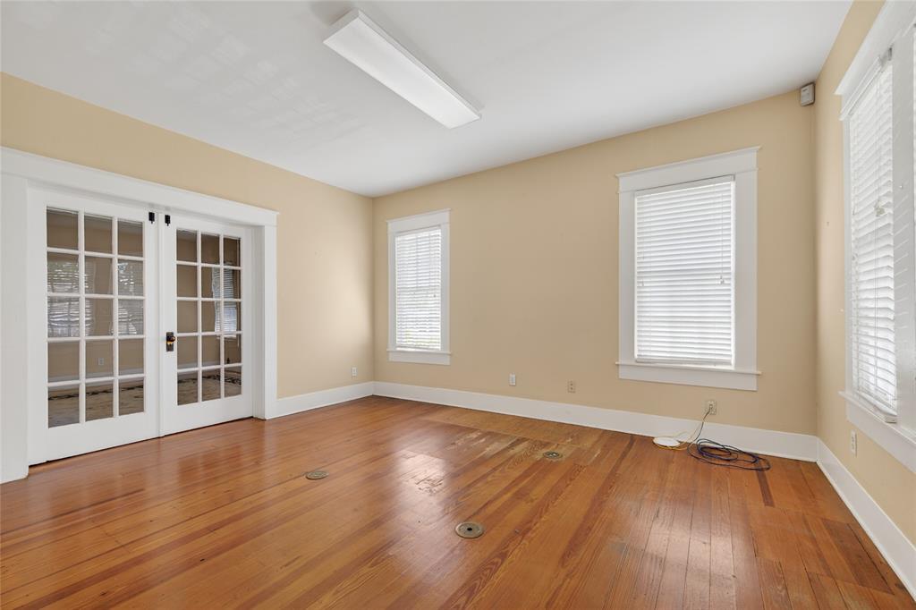 214 E College Street - Photo 16