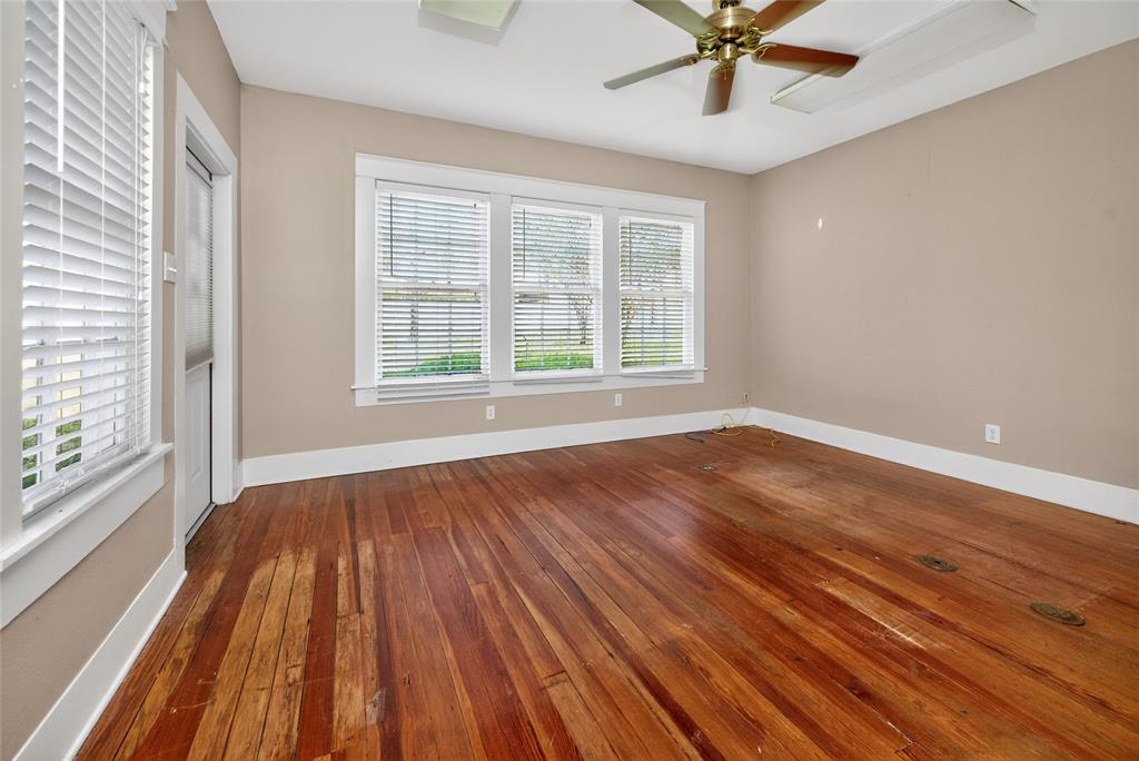 214 E College Street - Photo 17