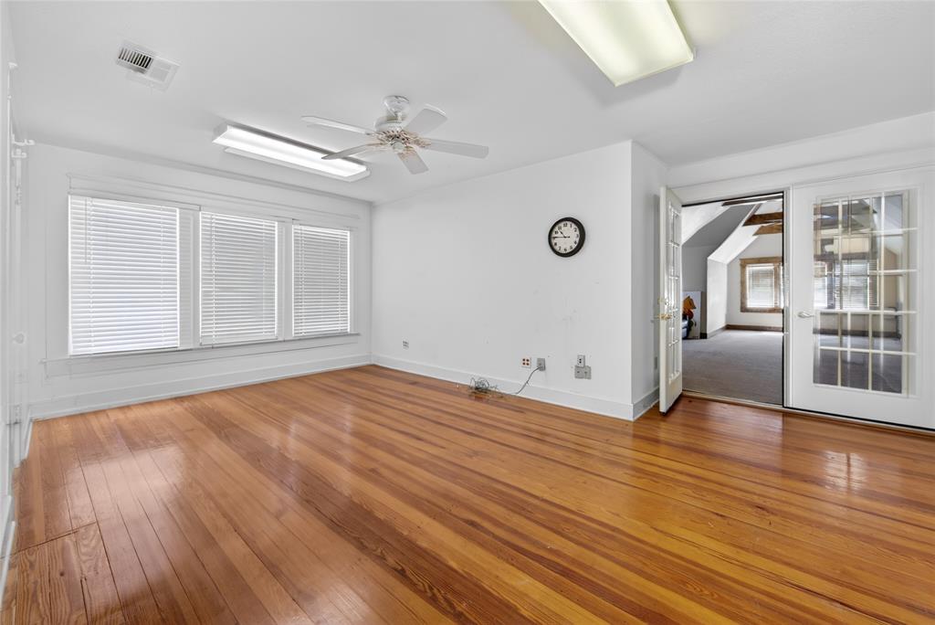 214 E College Street - Photo 31