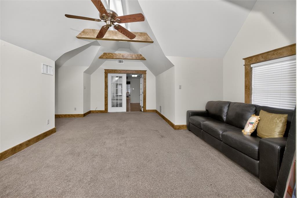 214 E College Street - Photo 33