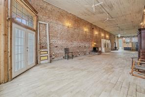 2 S Plaza Street - Photo 11