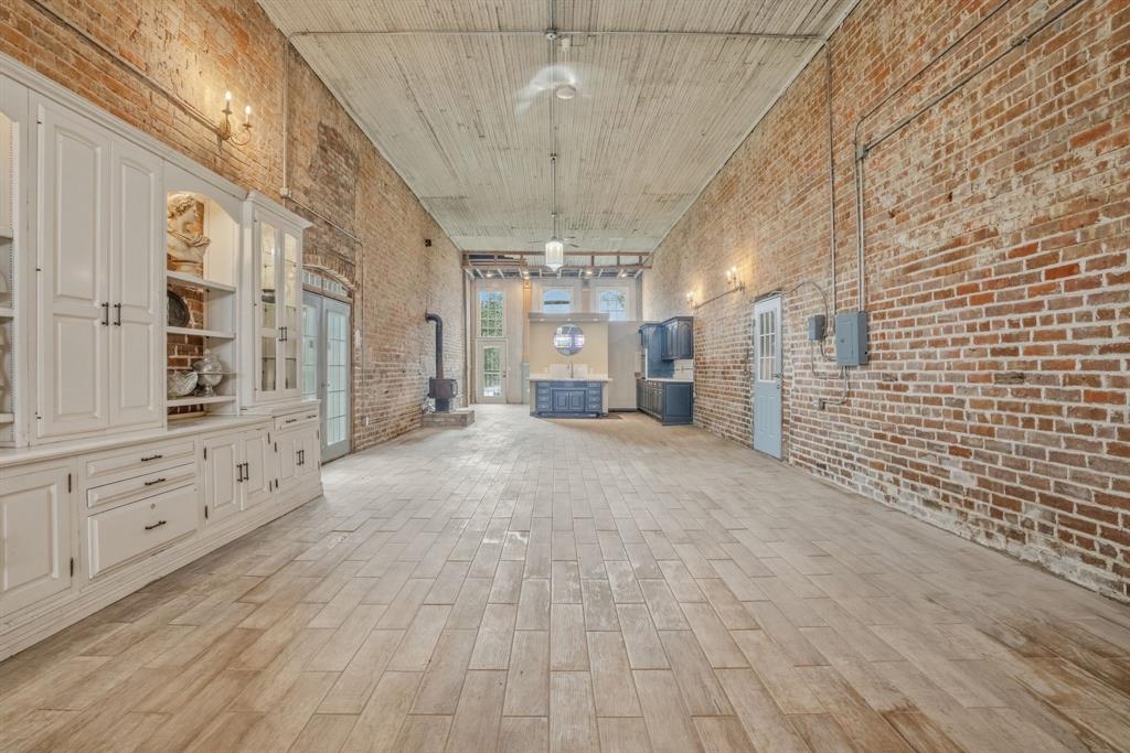 2 S Plaza Street - Photo 19