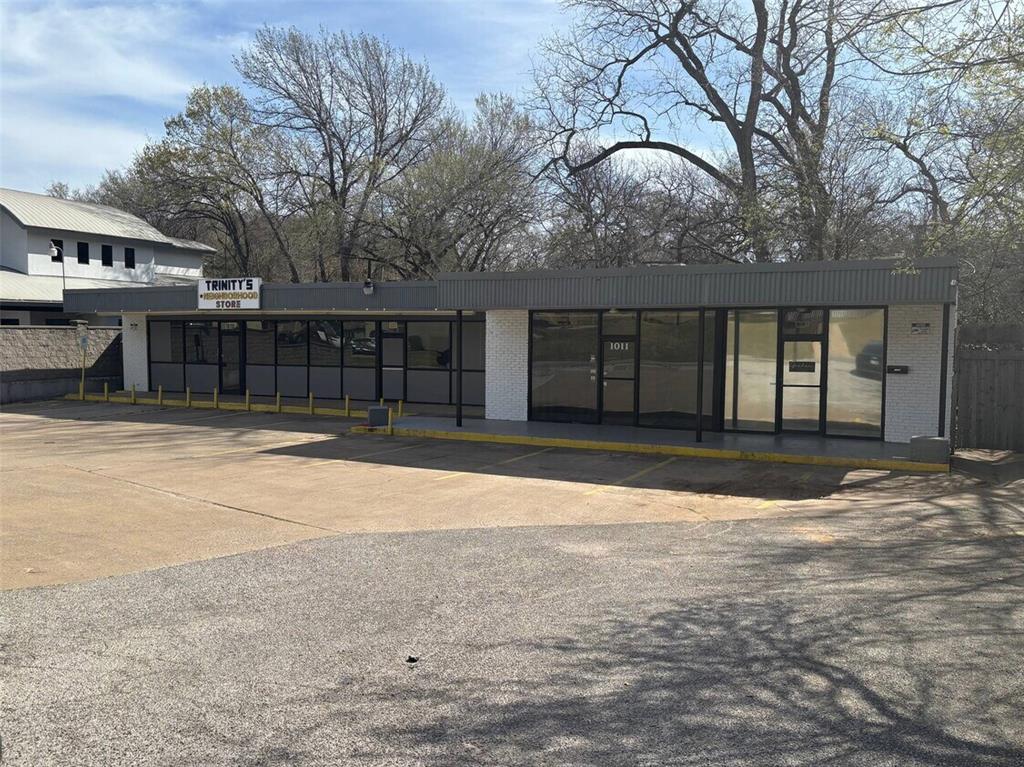 1009 N Bowen Road - Photo 1