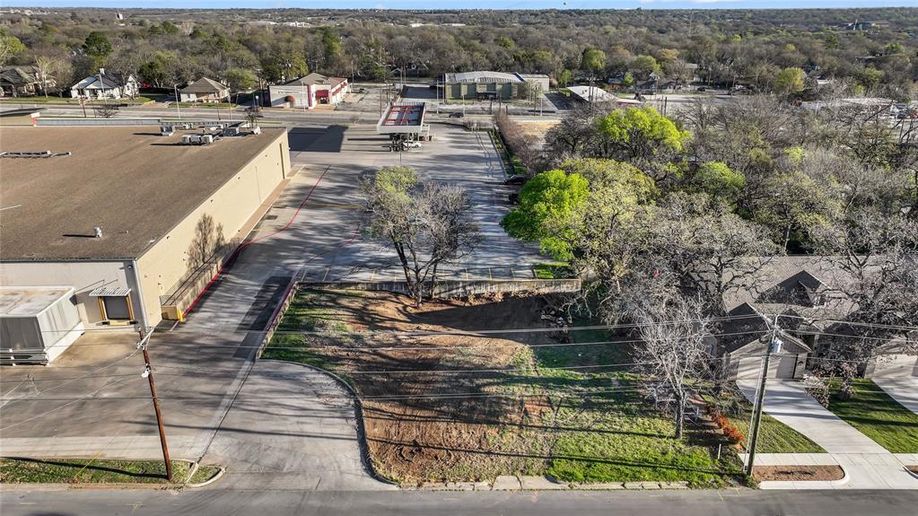 514 W Oak Street - Photo 1
