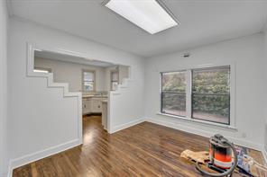 1311/1313 W Abram Street - Photo 8