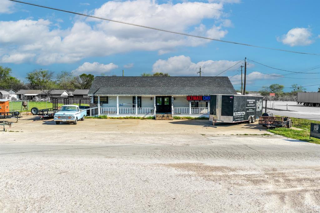 720 E Lamar Street - Photo 2