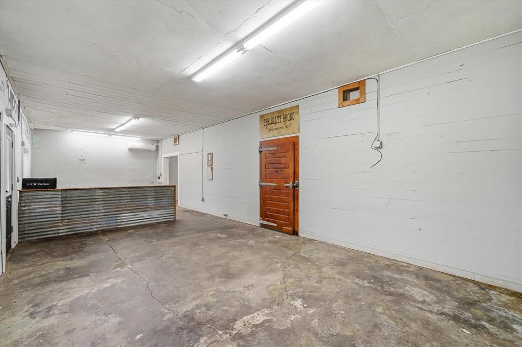320 W Garland Street - Photo 11