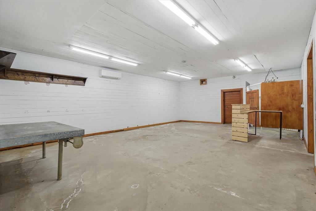 320 W Garland Street - Photo 23