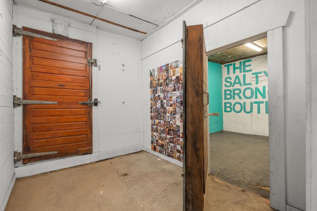 320 W Garland Street - Photo 25