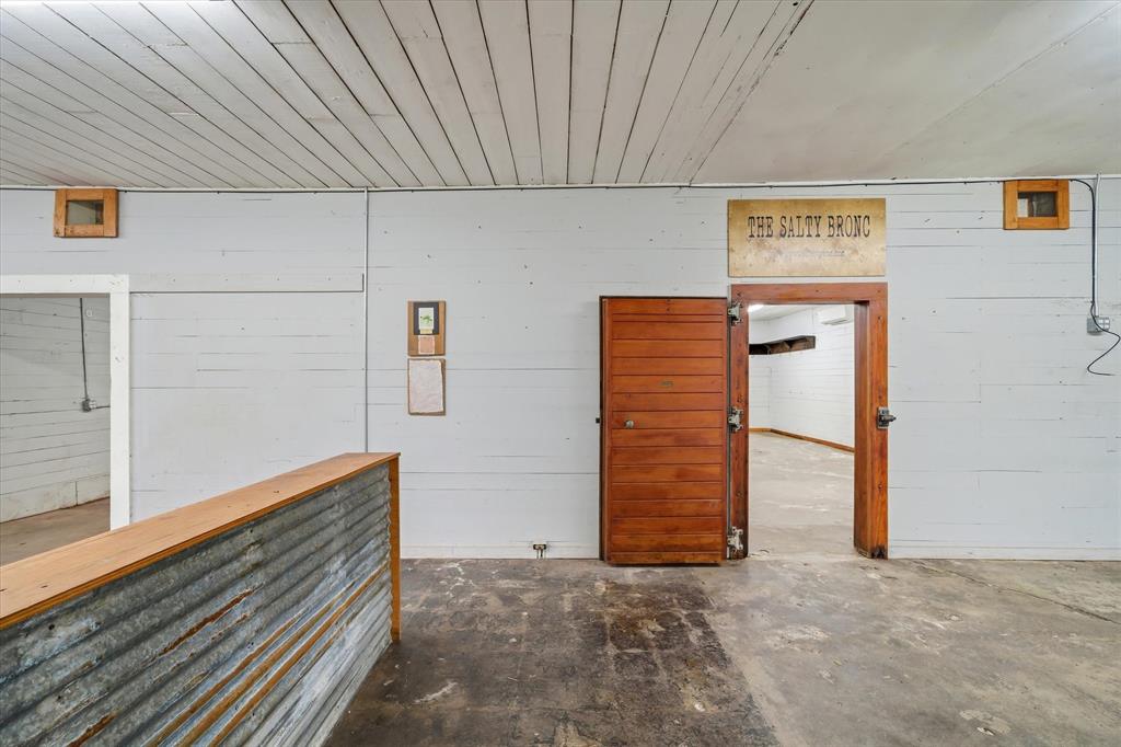 320 W Garland Street - Photo 9