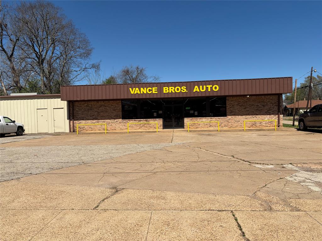 601 W Lacy Street - Photo 1