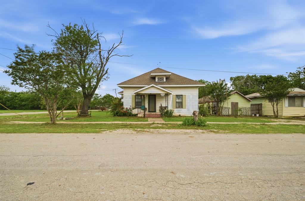 302 N Arizona Drive - Photo 1