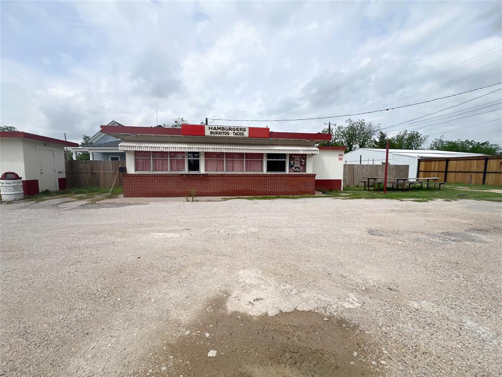 302 E Omega Street - Photo 1
