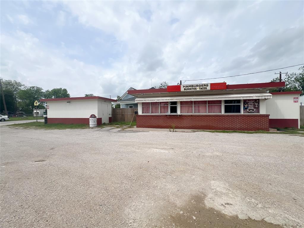 302 E Omega Street - Photo 2