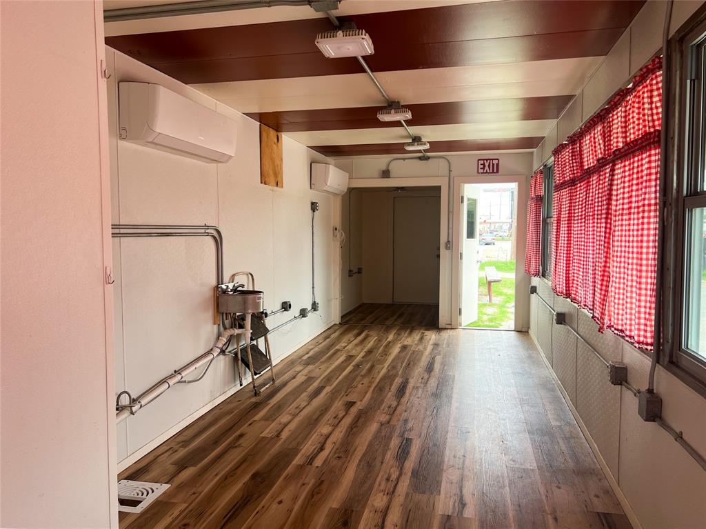302 E Omega Street - Photo 5
