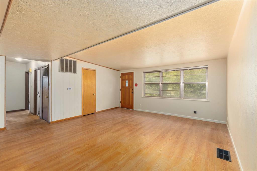 1025 S South US Highway 281 - Photo 24