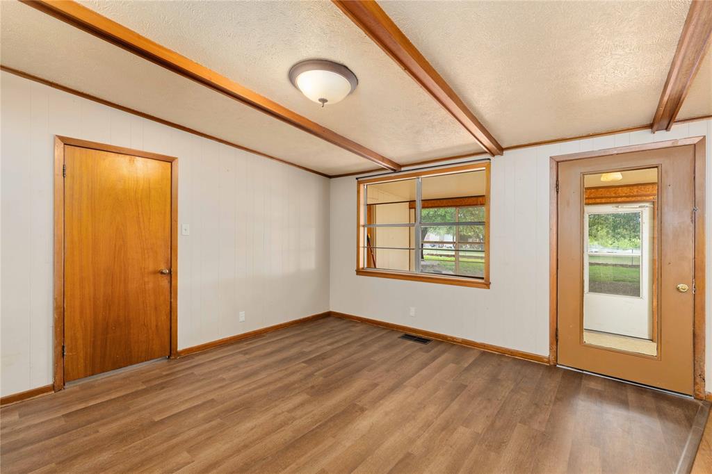 1025 S South US Highway 281 - Photo 33