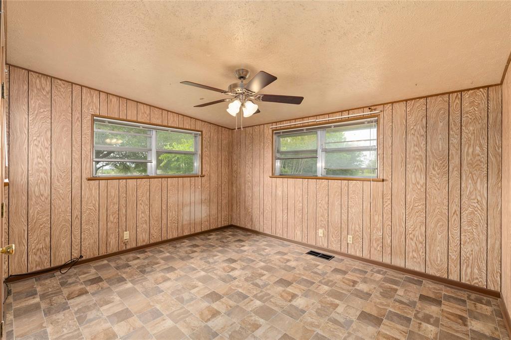 1025 S South US Highway 281 - Photo 37