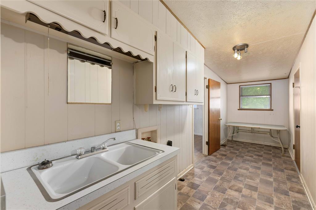 1025 S South US Highway 281 - Photo 38