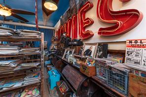 107, 109, 115 W Commerce Street - Photo 27