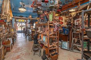 107, 109, 115 W Commerce Street - Photo 4